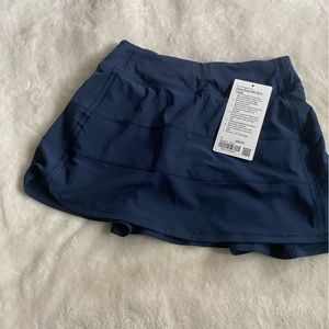 Lululemon Skirt - size 2 - navy